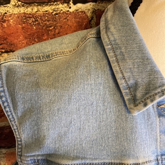 Only Light Wash Classic Denim Jean Vest Size L - Picture 9 of 10